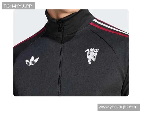 足球明星风衣外套的时尚魅力与运动精神的完美结合